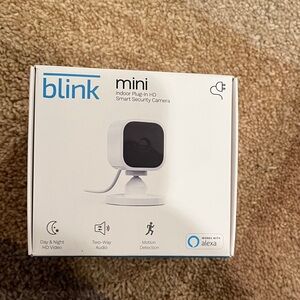 Blink Mini Indoor Plug-In HD Smart Security Camera - White
